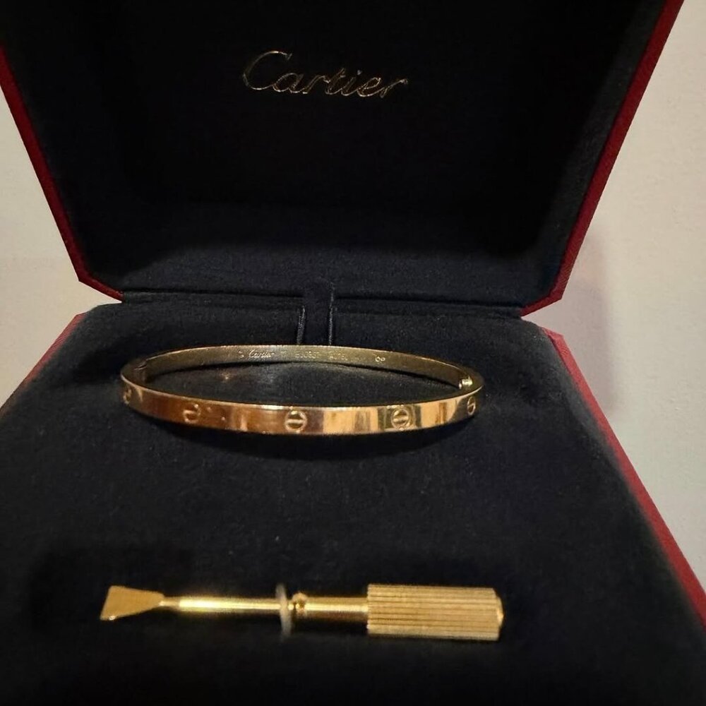Cartier Love Bracelet – Size 17 – 18K Yellow Gold – Full Set